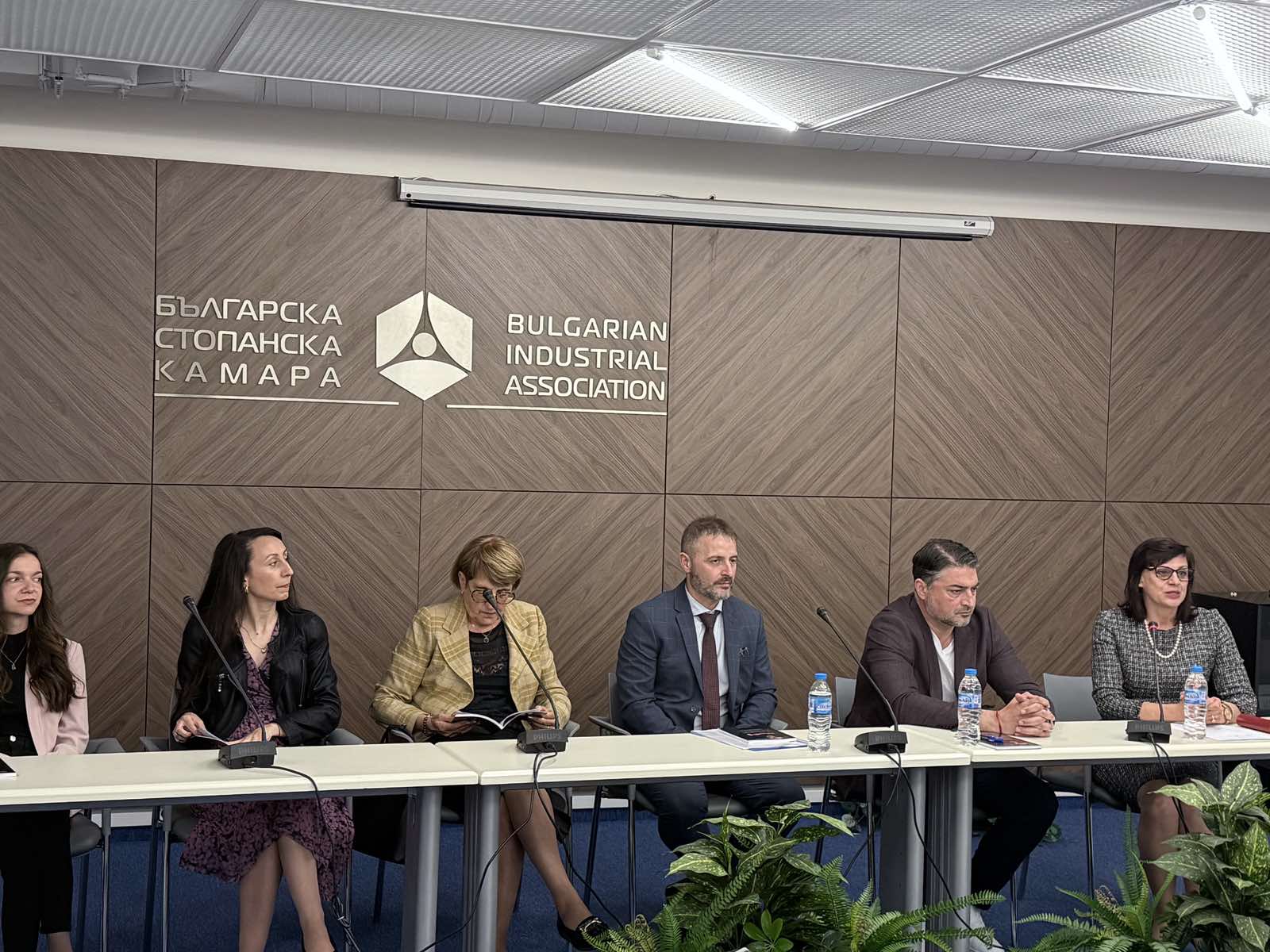 АС при БСК представи сборник доклади „Общи въпроси на арбитражното и съдебното производство